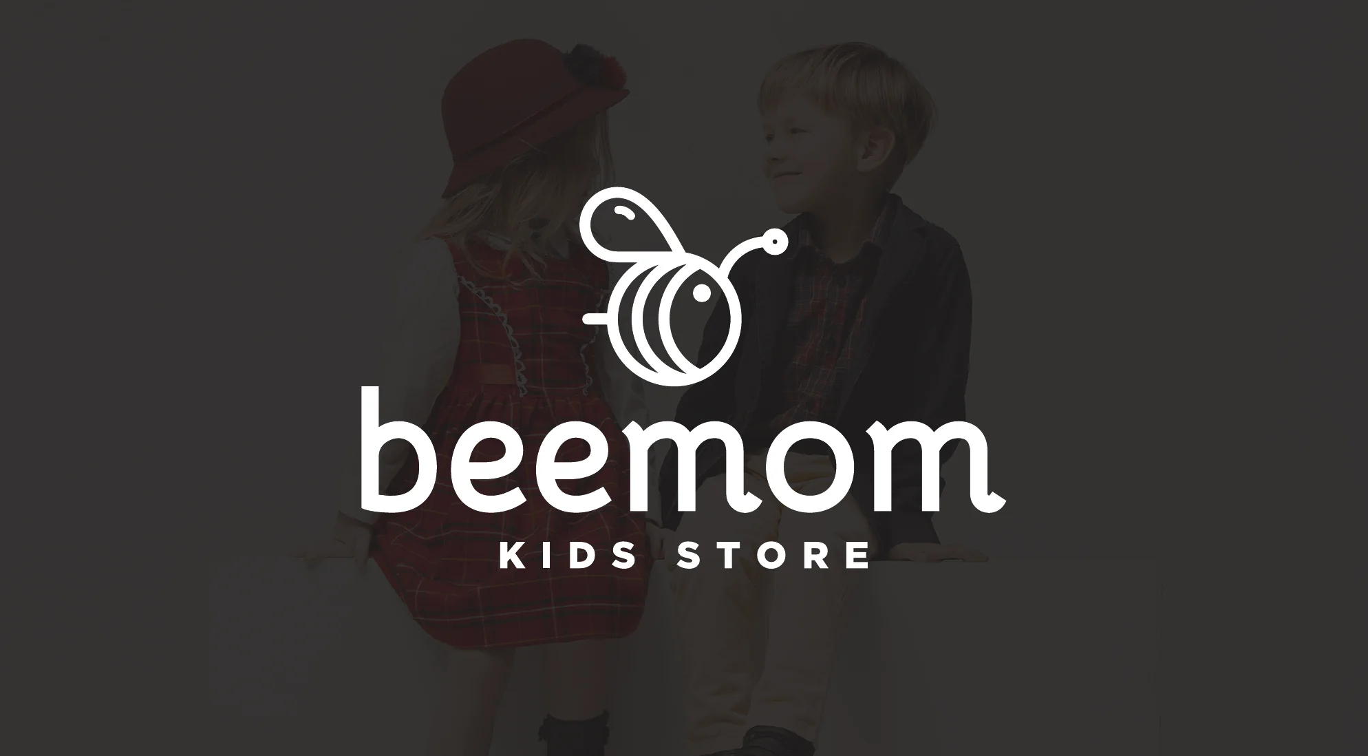 Logotipo da BeeMom em branco