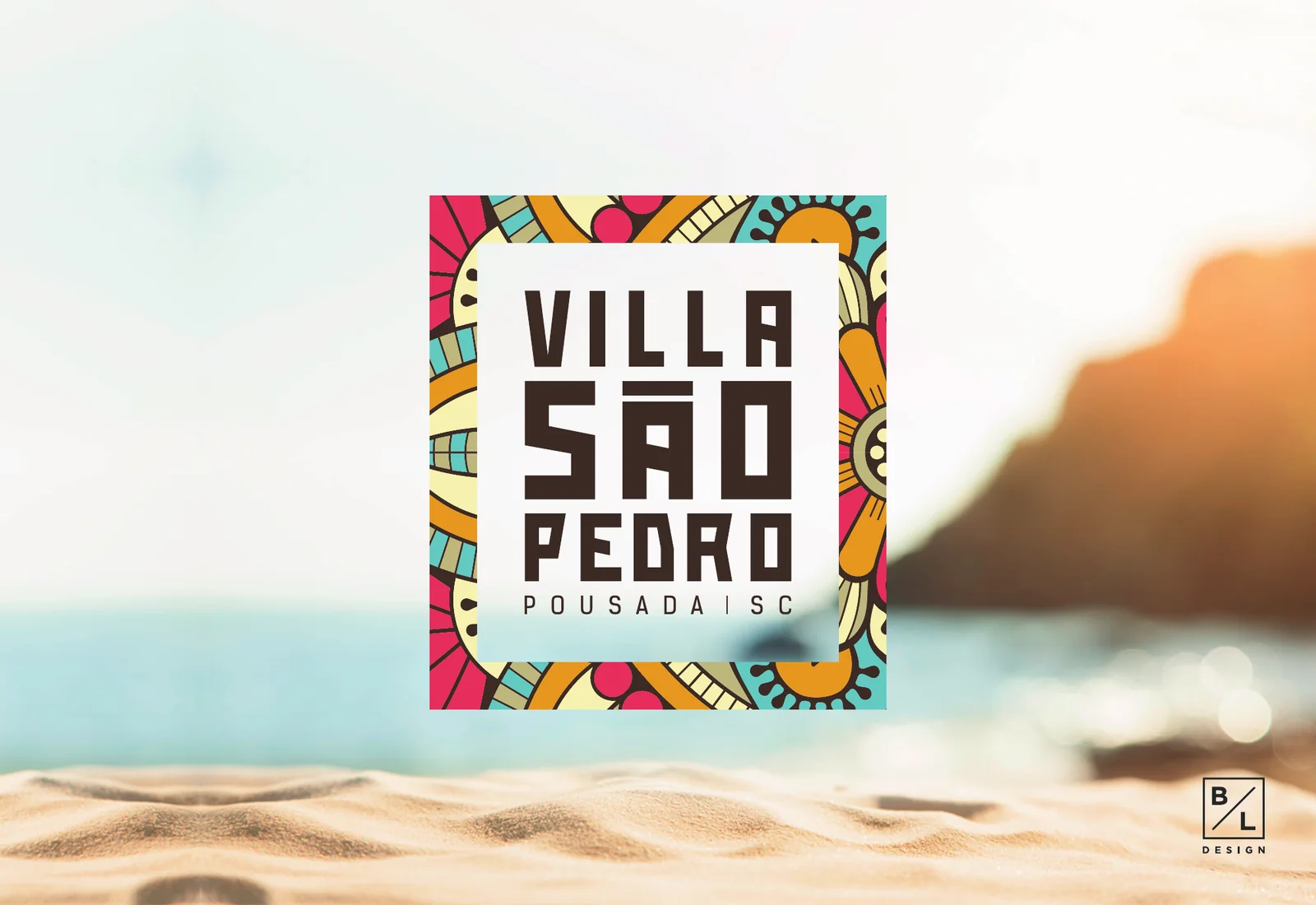 Villa São Pedro: logotipo sobre a praia